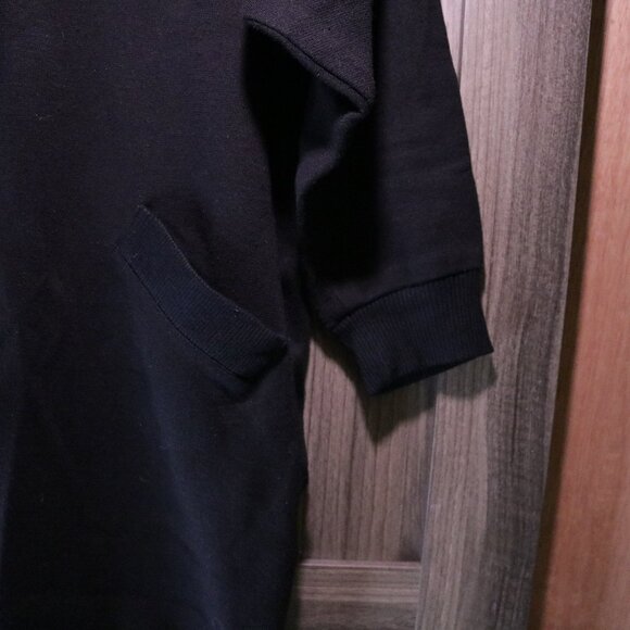 Vintage Alison J Sweaterdress with pockets and buttons down the back - Picture 3 of 9